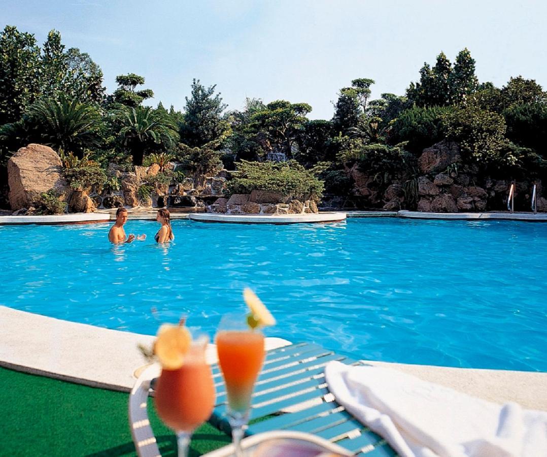 فندق ذا هوارد بلازا تايبي تايبيه المظهر الخارجي الصورة The swimming pool at the hotel
