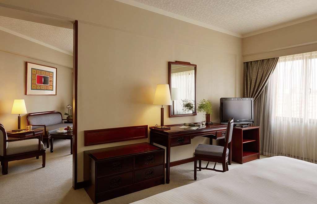 فندق ذا هوارد بلازا تايبي تايبيه الغرفة الصورة A room at the hotel