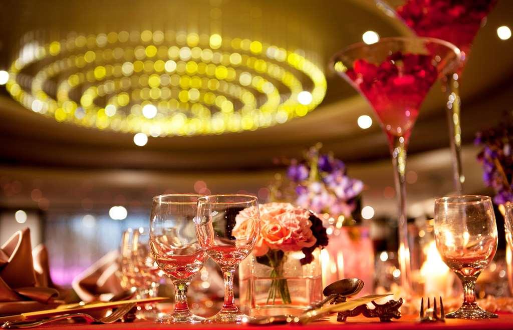 فندق ذا هوارد بلازا تايبي تايبيه المطعم الصورة The interior of the restaurant