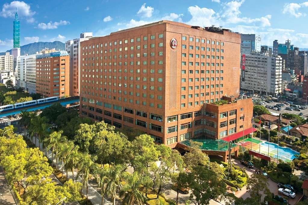 فندق ذا هوارد بلازا تايبي تايبيه المظهر الخارجي الصورة Kaohsiung Medical University Hospital